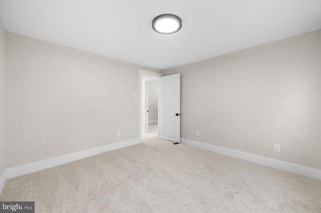 203 OAK AVE, Essex, MD 21221