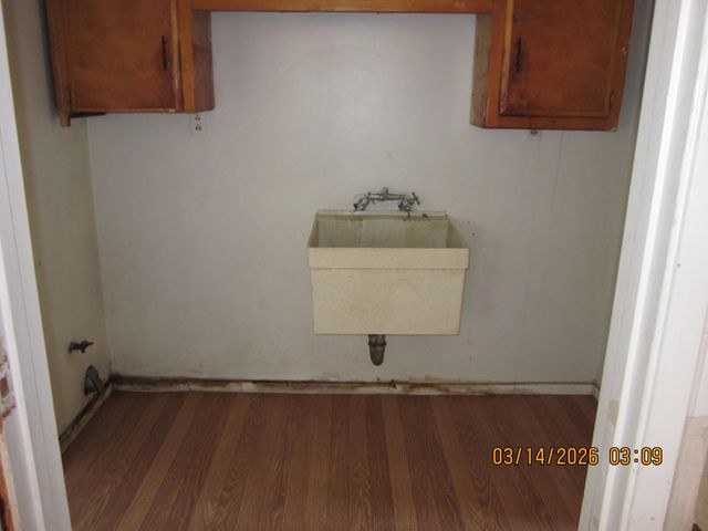 533 W Compton Avenue 1, Pixley, CA 93256