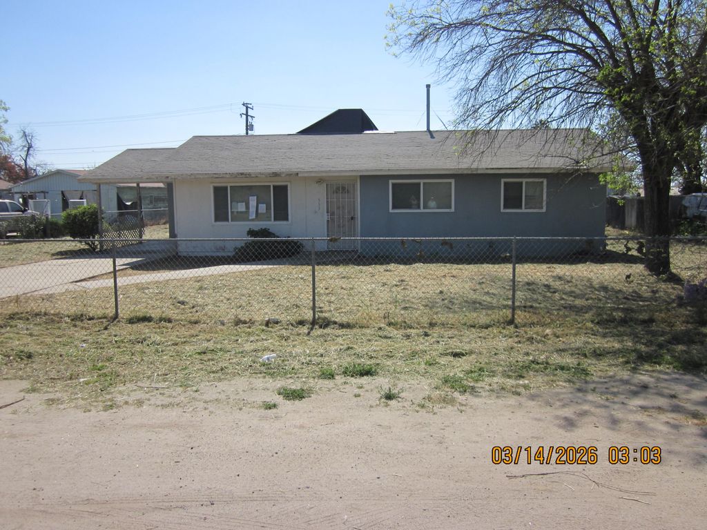 533 W Compton Avenue 1, Pixley, CA 93256