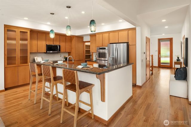 911 NW 59th Street, Seattle, WA 98107