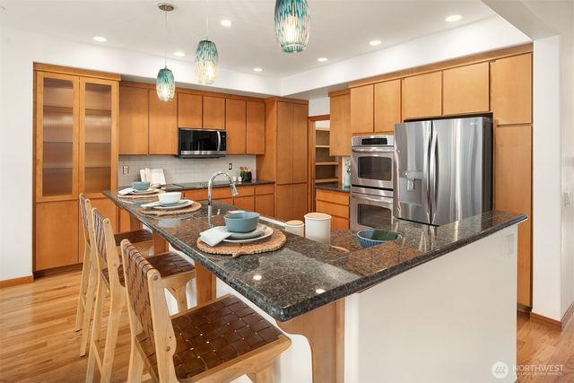 911 NW 59th Street, Seattle, WA 98107