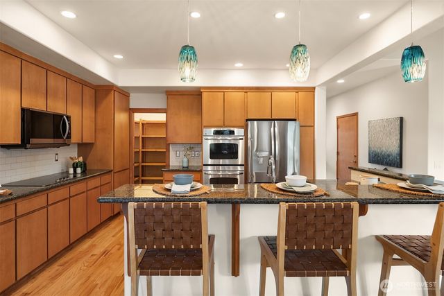 911 NW 59th Street, Seattle, WA 98107