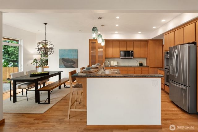 911 NW 59th Street, Seattle, WA 98107
