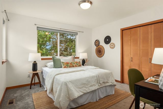 911 NW 59th Street, Seattle, WA 98107