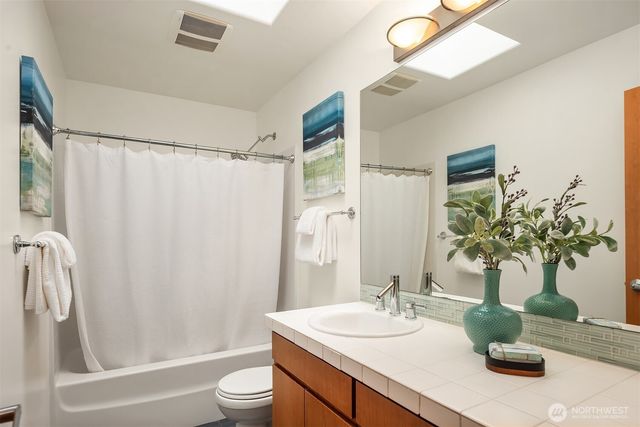 911 NW 59th Street, Seattle, WA 98107