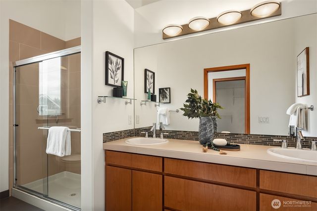 911 NW 59th Street, Seattle, WA 98107