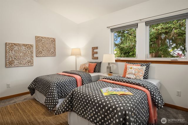 911 NW 59th Street, Seattle, WA 98107
