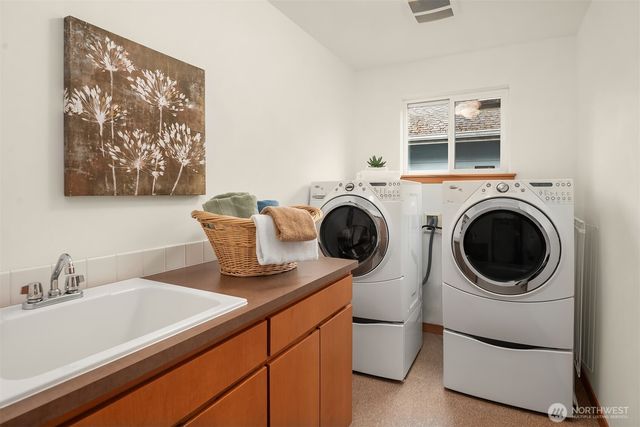 911 NW 59th Street, Seattle, WA 98107