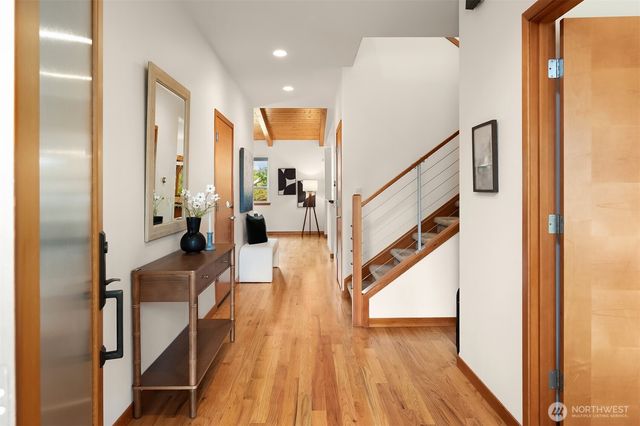 911 NW 59th Street, Seattle, WA 98107