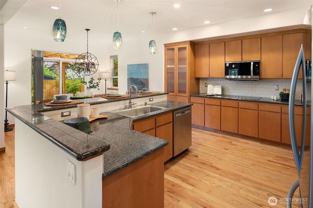 911 NW 59th Street, Seattle, WA 98107