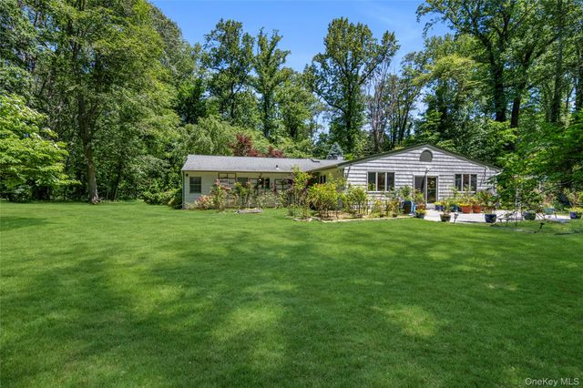 5 Eden Roc Drive, Locust Valley, NY 11560