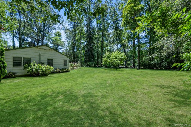 5 Eden Roc Drive, Locust Valley, NY 11560