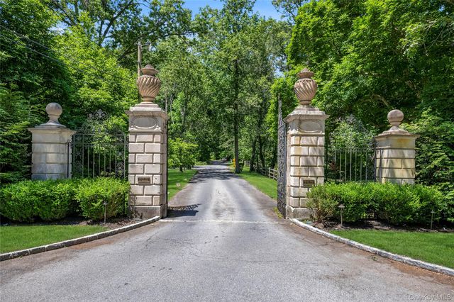 5 Eden Roc Drive, Locust Valley, NY 11560