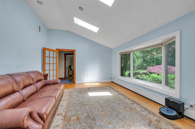 5 Eden Roc Drive, Locust Valley, NY 11560
