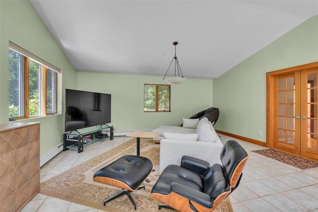 5 Eden Roc Drive, Locust Valley, NY 11560