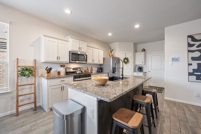 8569 Big Apple Dr, Fort Worth, TX 76179