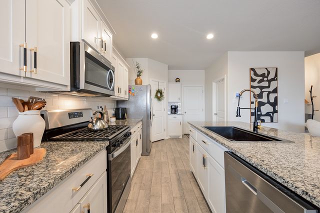 8569 Big Apple Dr, Fort Worth, TX 76179