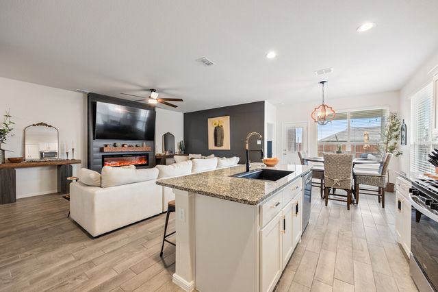 8569 Big Apple Dr, Fort Worth, TX 76179