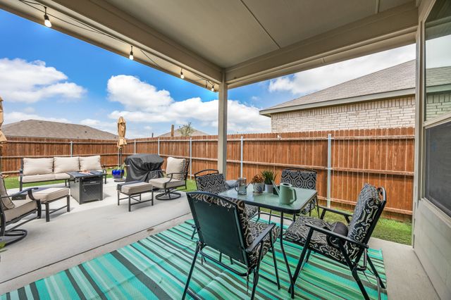 8569 Big Apple Dr, Fort Worth, TX 76179