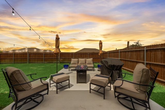 8569 Big Apple Dr, Fort Worth, TX 76179