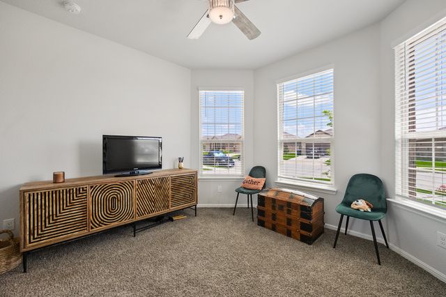 8569 Big Apple Dr, Fort Worth, TX 76179