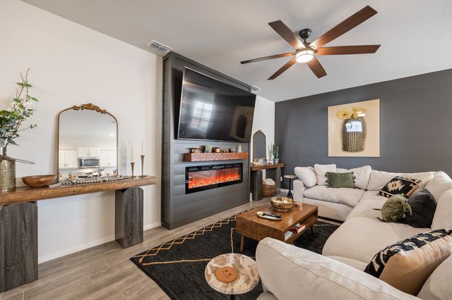 8569 Big Apple Dr, Fort Worth, TX 76179