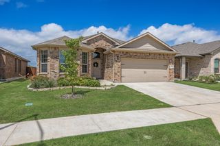 8569 Big Apple Dr, Fort Worth, TX 76179