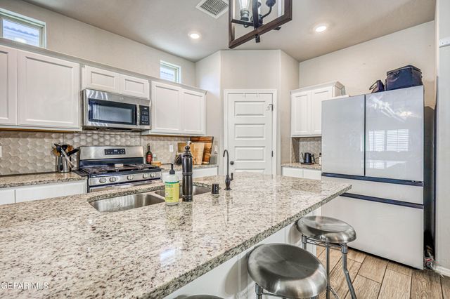 232 Ulshaw Street, El Paso, TX 79928