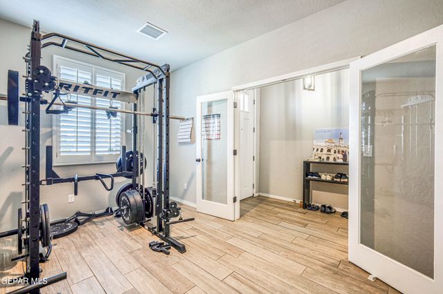 232 Ulshaw Street, El Paso, TX 79928