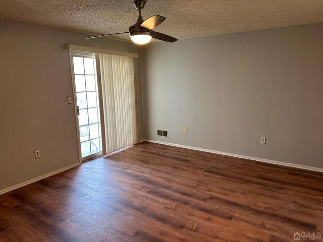 498 Witney Court, North Brunswick, NJ 08902