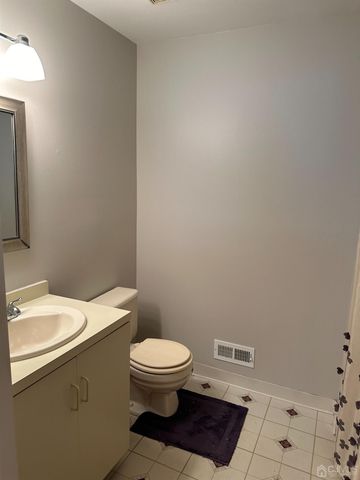 498 Witney Court, North Brunswick, NJ 08902