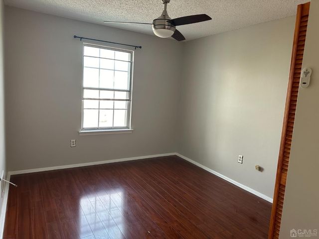 498 Witney Court, North Brunswick, NJ 08902