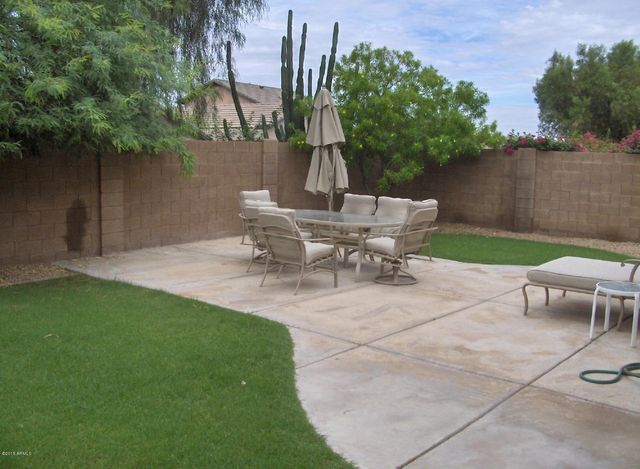 4827 E MOSSMAN Road, Phoenix, AZ 85054