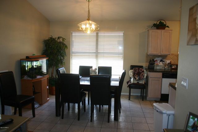 4827 E MOSSMAN Road, Phoenix, AZ 85054