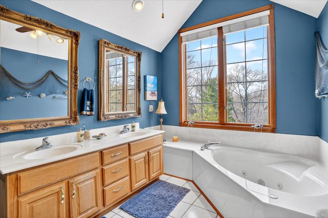 1923 W Ranch Road, Nixa, MO 65714