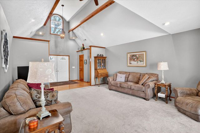 1923 W Ranch Road, Nixa, MO 65714