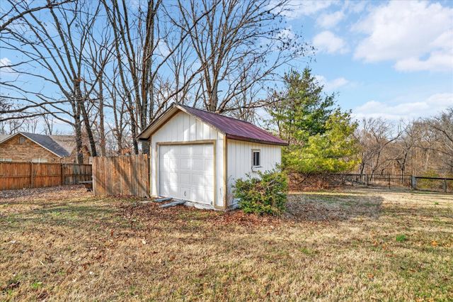 1923 W Ranch Road, Nixa, MO 65714