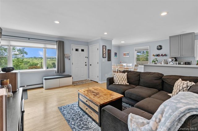 36 Grandview Drive, Mahopac, NY 10541