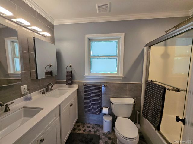 36 Grandview Drive, Mahopac, NY 10541