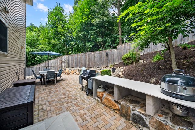 36 Grandview Drive, Mahopac, NY 10541