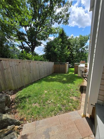 36 Grandview Drive, Mahopac, NY 10541
