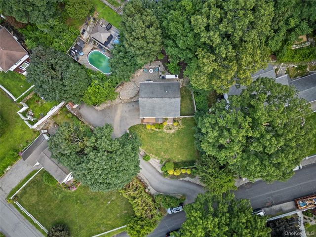 36 Grandview Drive, Mahopac, NY 10541