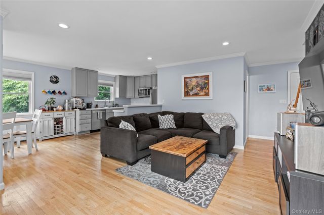 36 Grandview Drive, Mahopac, NY 10541