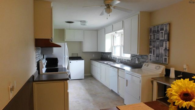 201 MESQUITE STREET, Burkburnett, TX 76354