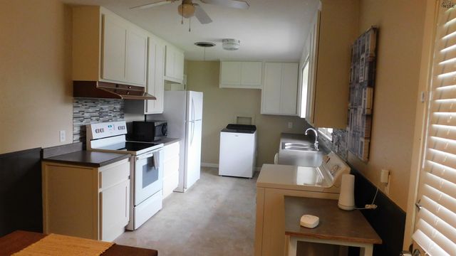 201 MESQUITE STREET, Burkburnett, TX 76354
