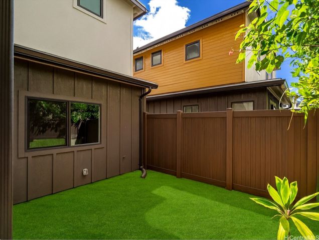 1729 Keeaumoku Street B, Honolulu, HI 96822