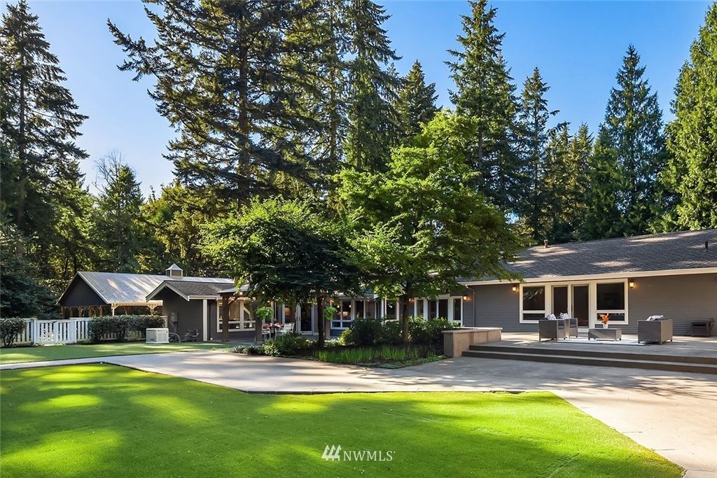 Image 1 of property listing at 3434 122nd Place NE, Bellevue, WA 98005