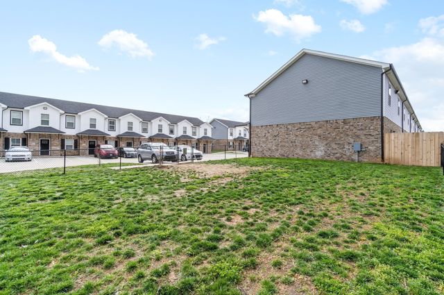 1625 Golf Club Ln Unit 205, Clarksville, TN 37043