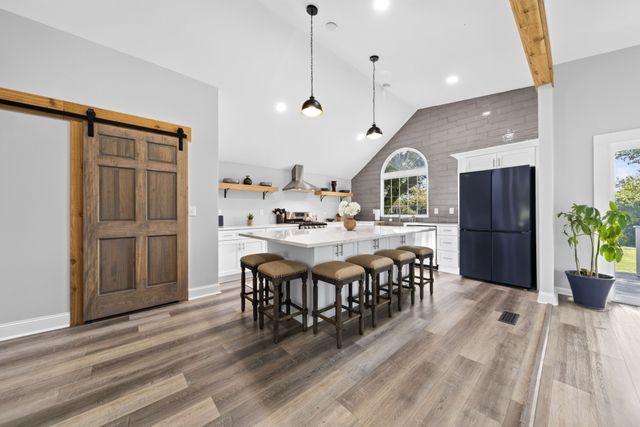 3798 McCandless Rd, Columbia, TN 38401