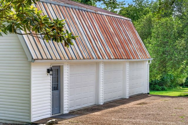 3798 McCandless Rd, Columbia, TN 38401